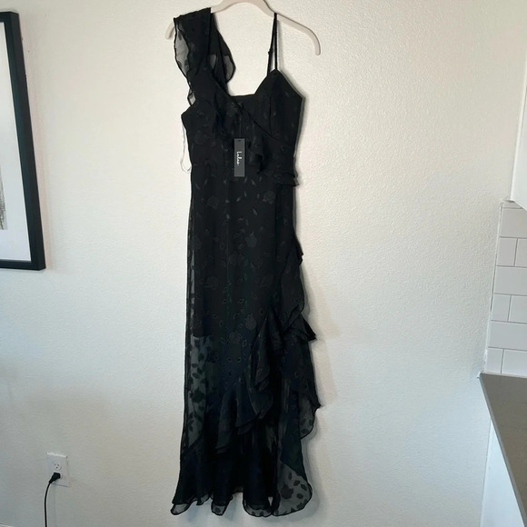 NWT Lulu’s Forever Be Black Floral Jacquard Ruffled Maxi Dress - Picture 5 of 8